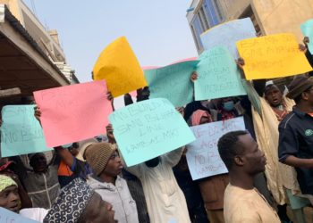 Ƴan kasuwan kofar Wambai sun yi zanga-zangar nuna rashin amincewa da gina sabbin shaguna a kasuwar