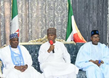 A shirye muke mu amince wa ɗaya daga cikin mu takarar shugaban kasa a PDP – Saraki