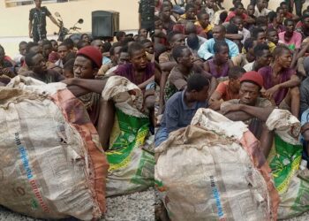 ‘Yan sanda sun fatattaki daruruwan ‘Yan tsintar bola dake gararamba a Abuja