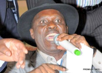 ME YAYI ZAFI HAKA?: Gogarman ƙoƙarin wargaza bayyana sakamakon zaɓen 2015, Orubebe, ya fice daga PDP