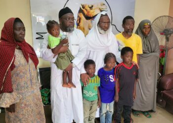 Yadda Sheikh Gumi yayi ruwa ya yi tsaki aka saki ɗan tsohon gwamnan Kano da iyalan sa daga ƴan ta’adda
