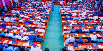 KASAFIN 2023: Bashin da ake bin Najeriya ya kai naira tiriliyan 42.8 – Buhari