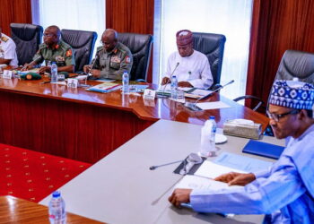 RA’AYIN PREMIUM TIMES: Yadda Buhari Ke Ɗigirgire Da Lamarin Tsaron Ƙasar Nan