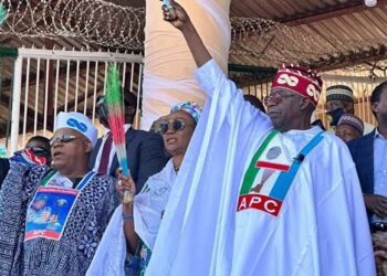 TIRIRI DA HAYAƘI DAGA JOS: Dalilin da ya sa matasan Jos su ka tada ƙura da jefe-jefe a gangamin APC