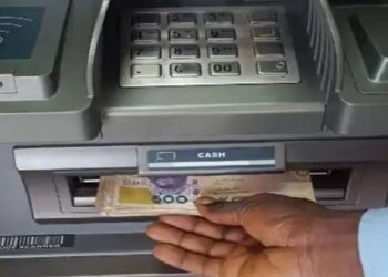 ANA WATA GA WATA: Bankin CBN ya taƙaita cirar kuɗi da ATM zuwa N20,000 a kullum, N100,000 a sati