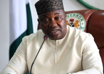 LAIFIN DAƊI ƘAREWA: Guguwa ta tarwatsa garken wasu gwamnonin da su ka shiga takarar sanata