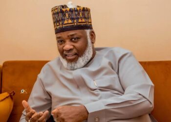 ZAƁEN GWAMNAN KANO: Gawuna, ɗan takarar APC ya rungumi ƙaddara, ya taya Abba Gida-gida na NNPP murna