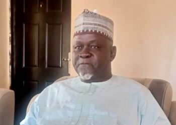 RUƊANIN ZAƁEN ADAMAWA: PDP ta nemi a garƙame Kwamishinan Zaɓen Adamawa, a koya masa hankali