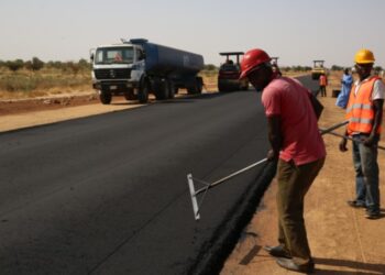 BANKWANA DA MULKIN BUHARI: Shugaban da ya gyara titin Kano zuwa Kaduna luwai-luwai