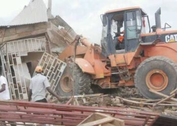 KOWA YA SHIGA TAITAYIN SA: ‘Gida ko na Minista ne, ko na ‘Ambasada, idan ba bisa ƙa’ida aka gina shi ba, sai na kai shi ƙasa’ – Wike
