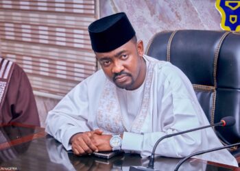 Ƙaƙaba wa ma’aikacin banki maƙudan kudaɗe da zai kawo na durkusar da kwarewa da sanin makaman aiki ga ma’aikaci – Farfesa Gwarzo