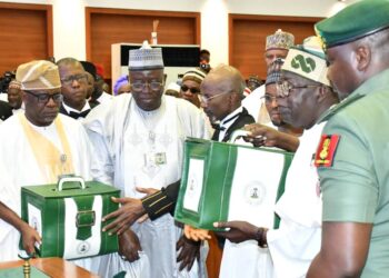 KASAFIN 2024: ‘Muna sa ran tattalin arzikin Najeriya ya ƙaru da kashi 3.76 cikin 2024’ – Tinubu