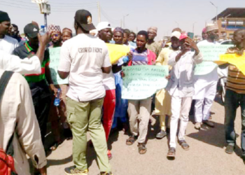 KISAN MASU MAULIDI: Matasan Arewa sun yi zanga-zangar neman a tsige Ministan Tsaro