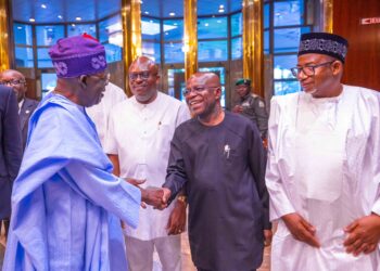 RAƊAƊIN TSADAR RAYUWA: ‘Kowane gwamna ya karɓi Naira biliyan 30 daga Tarayya, domin raba wa talakawa abinci’ – Sanata Akpabio