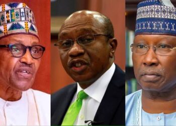 RUBDUGUN JIDAR KUƊAƊE A CBN: ‘Buhari, Emefiele da Boss Mustapha ne suka ce a kamfaci Naira biliyan 2.9 da sunan ‘kuɗin ‘yan-sa-ido kan zaɓe’ – Mai bada shaida a kotu