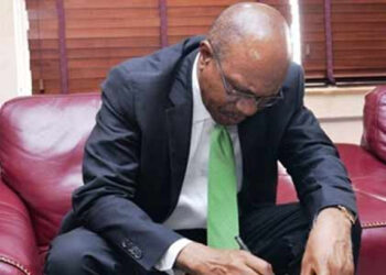 BINCIKEN ASARƘALAR BASHIN NAIRA TIRILIYAN 30: Yadda Emefiele ya sa hannu a wurare 13 shi kaɗai aka wafci kudaden daga CBN