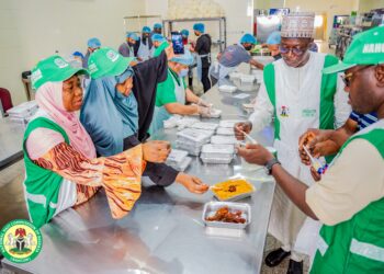 NAHCON, Alhazai sun ƙaryata labarin wai ba a ba Alhazai abincin kwarai a Makka