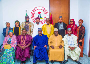 Kannywood ta naɗa Sanata Barau shugaba kuma uba ga farfajiyar