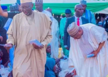 Sule Tankarkar: Gwamnatin tarayya da ta jihar Jigawa sun raba wa waɗanda suka gamu da ambaliyar ruwa tallafi