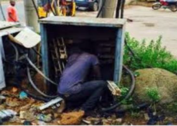 ANA WATA GA WATA: Rashin wuta ya sa an lalata tiransifoma 80 da sace wayoyin lantarki a Jos