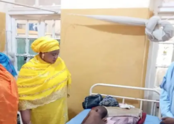 Gwamnatin Kaduna ta ceci wani yaro da mahaifinsa ya zuba masa ruwan zafi a ƙafafunsa