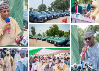 Uba Sani ya raba wa manyan sarakunan Kaduna 19 motocin alfarma