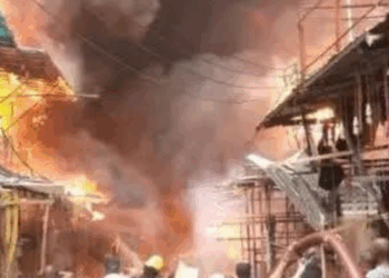 Gobarar kasuwar waya ta Farm Centre a Kano ta laƙume miliyoyin kuɗi a yayin da ake cigaba da alhini