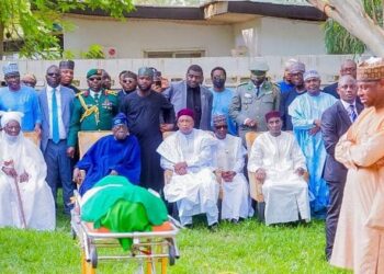 Yadda Tinubu da ‘Yan jam’iyyar hadaka ta ADC suka ki kula juna a wurin jana’izar Buhari