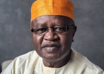 Ladan Salihu, da ya sauya sheka daga PDP zuwa ADC, ya gargaɗi Tinubu kan ciwo ɗinbin bashi da ya ke yi