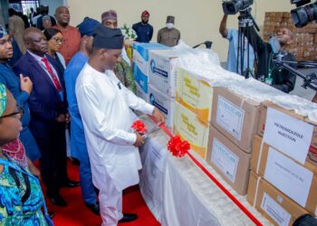 Gwamnatin Tarayya ta fara rabon kayayyakin kiwon lafiya na mata masu juna biyu da jarirai kyauta har na Naira Biliyan 2.9