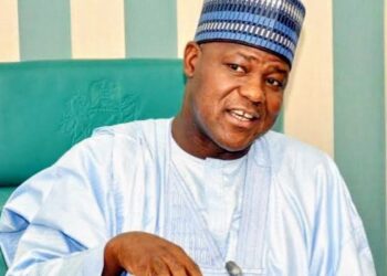 Shugaba Tinubu ya gaji ruɓaɓɓen tattalin arziƙi ne daga Buhari – in ji Yakubu Dogara