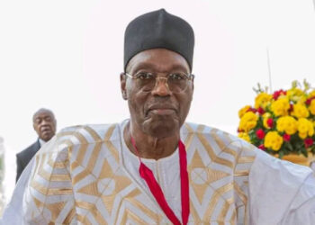 Tchiroma ya yi ikirarin kada Paul Biya a zaɓen Kamaru, da ya shekara 43 yana mulkin Kamaru