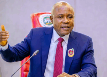 SAUYIN SHEƘA: Gwamnan Enugu, Peter Mbah da wasu ‘yan majalisar wakilai 3 daga Kaduna sun bar jam’iyyar PDP zuwa APC