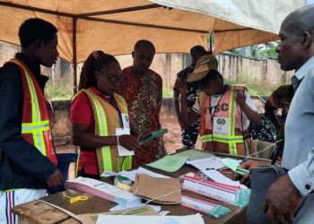 #ZAƁEN ANAMBRA: Masu sa ido kan zaɓen Anambra sun yaba wa INEC kan fifita mata, tsofaffi da masu buƙata ta musamman