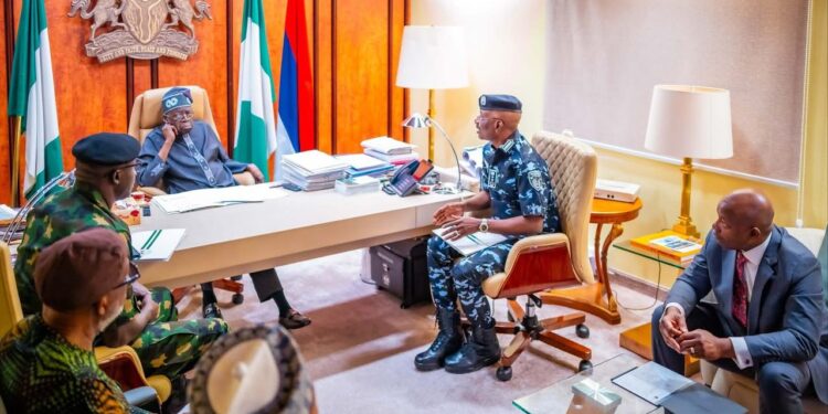 Tinubu ya umarci a janye Ƴan sandan da ke gadin manyan mutane, su koma ...