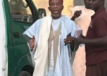 An tsare wani fitaccen malamin addinin Musulunci a gidan yari a Kano kan zargin yin takardun filaye na bogi