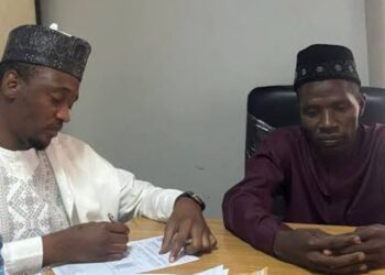Fitaccen lauya a Kano, Abba Hikima, ya miƙa wa mutumin da aka kashe wa iyali tallafin Naira miliyan 25