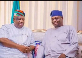 Gwamnan Filato ya dangwarar da PDP ya koma APC a wasu salo na shiga jirgin fito gabanin zaɓen 2027