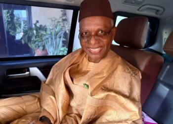 El-Rufai ya isa hukumar EFCC yayin da dandazon jama’a run daga gidansa ke yi masa fatan wanyewa lafiya