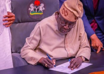 Tinubu ya rattaba hannu kan sabuwar dokar Zabe ta 2026