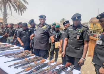 ‘Yan bindiga sun gamu da fushin ‘yan sandan Kaduna, an ragargaza sansanonibsu tare da kwato tulin makamai