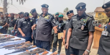 ‘Yan bindiga sun gamu da fushin ‘yan sandan Kaduna, an ragargaza sansanonibsu tare da kwato tulin makamai