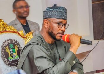 Gwamna Dauda na Zamfara ya gwangwaje limamai 40 da sabbin motoci
