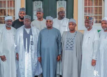 Bayan raba gagarimin tallafi ga al’ummar shiyyar Kaduna ta Arewa Sanata Khalid, ya fice daga PDP, zai tsunduma ADC