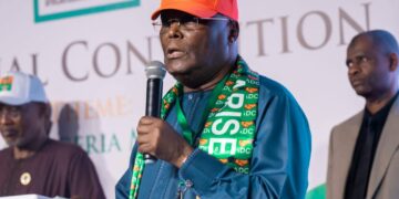 WATA SABUWA: Wani tsagin jam’iyyar ADC a Adamawa ya dakatar da Atiku, Babachir