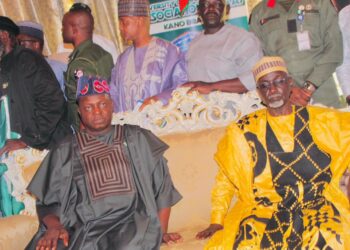 ‘Ka zo ka taimake mu,’ shugaban APC ya faɗa wa Shekarau a matsayin goron gayyatar shiga APC