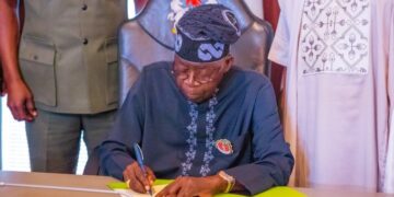GARAMBAWUL A FADAR TINUBU: Tinubu ya cire ministan Kuɗi Wale Edun, ya musanya shi da Oyedele, ya cire Ɗangiwa na ma’aikatar gidaje