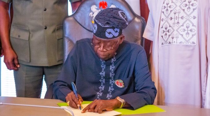 GARAMBAWUL A FADAR TINUBU: Tinubu ya cire ministan Kuɗi Wale Edun, ya ...