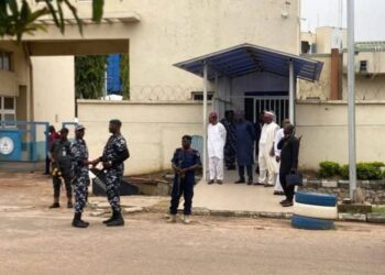ADC ta zargi jami’an tsaro da hana Aregbesola da shugabannin jam’iyya ganin El-Rufai a ICPC