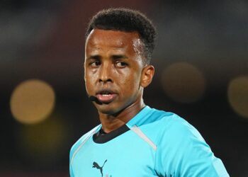 Amurka ta haramta wa alƙalin wasa, Omar Artan, ɗan ƙasar Somaliya izinin shiga ƙasar domin bura gasar cin kofin duniya –  FIFA